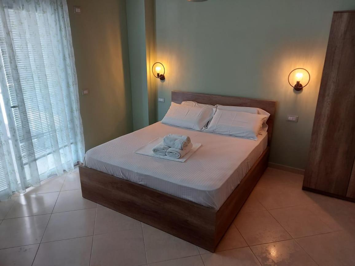 Darla Sea View Apartment Vlorë Exteriör bild