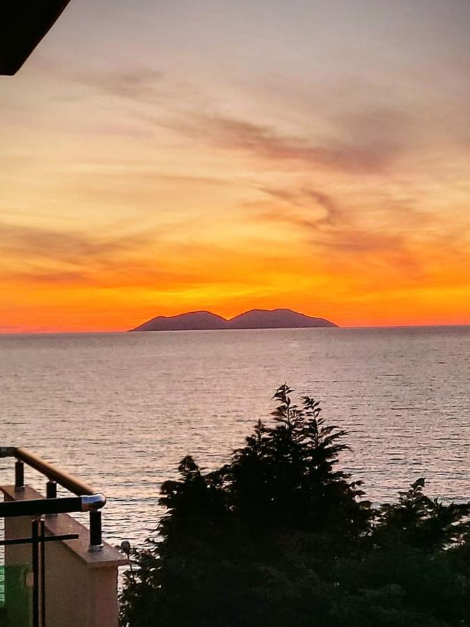 Darla Sea View Apartment Vlorë Exteriör bild