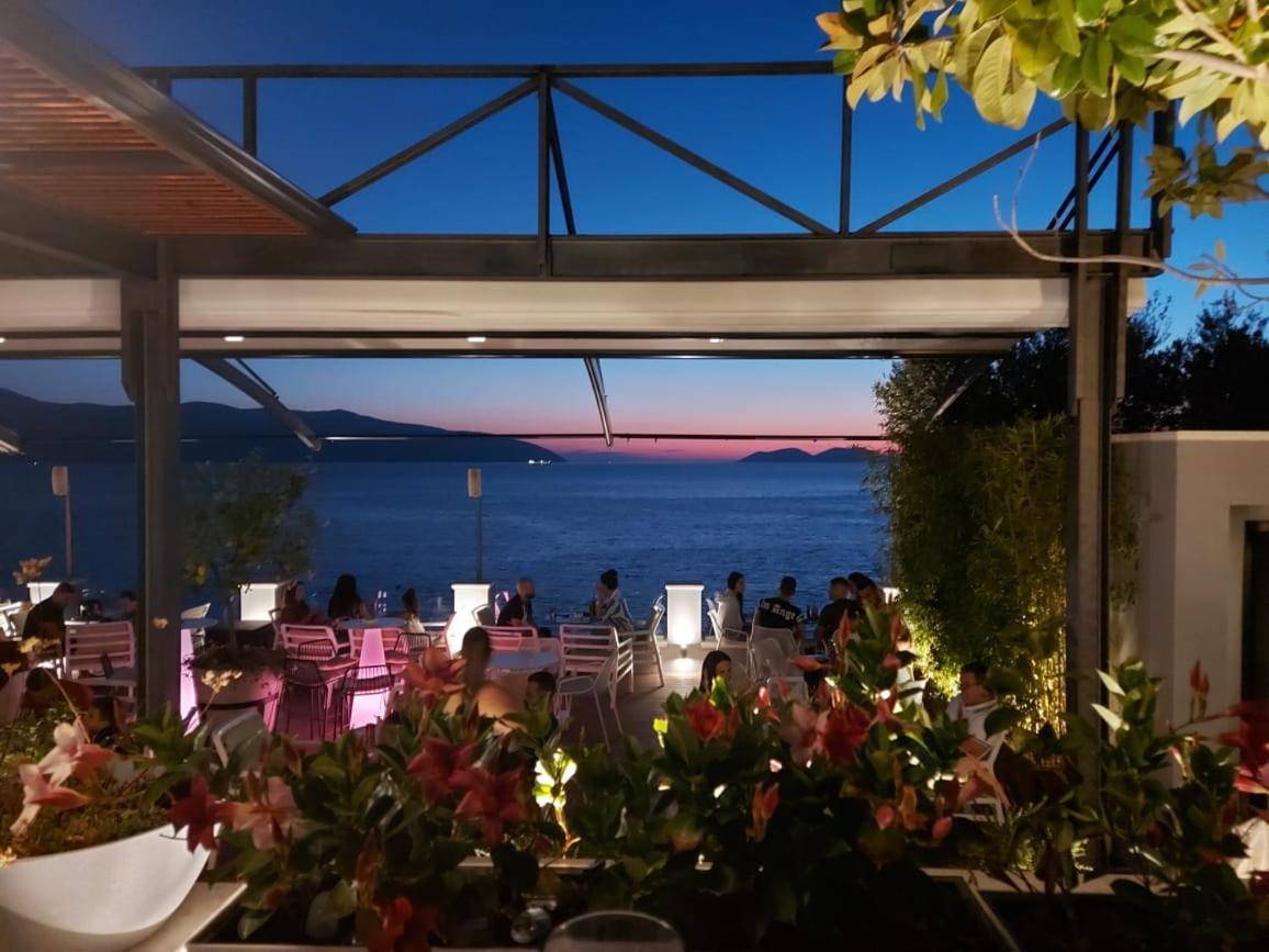 Darla Sea View Apartment Vlorë Exteriör bild
