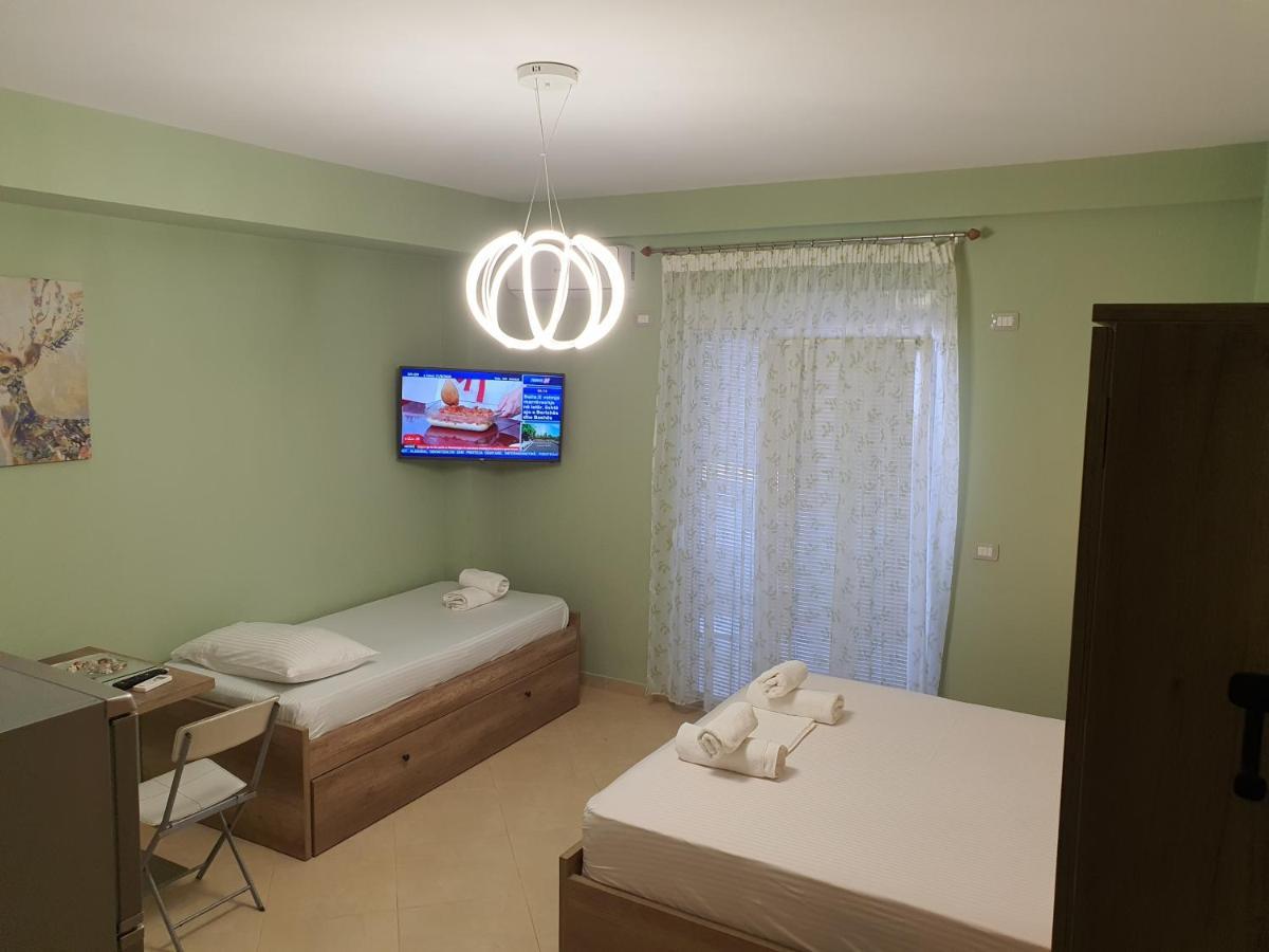 Darla Sea View Apartment Vlorë Exteriör bild