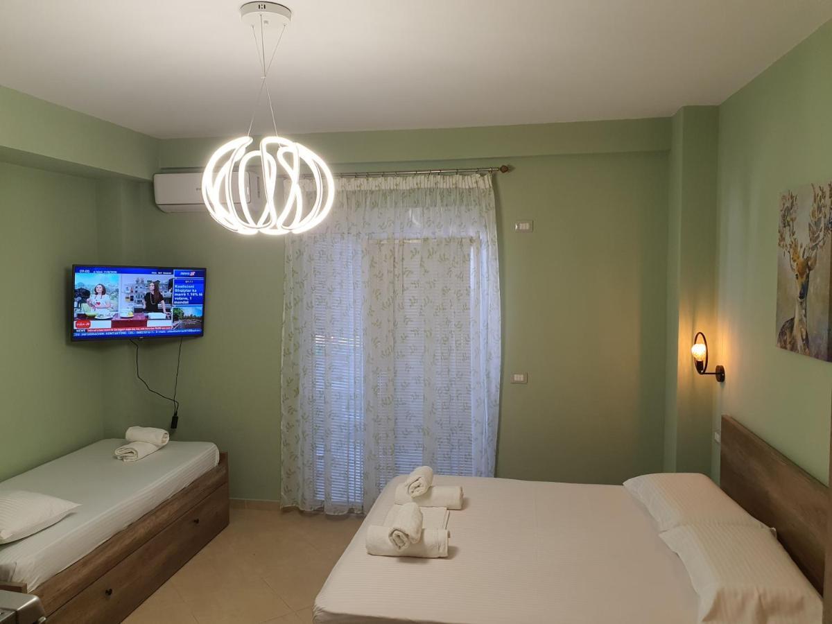 Darla Sea View Apartment Vlorë Exteriör bild