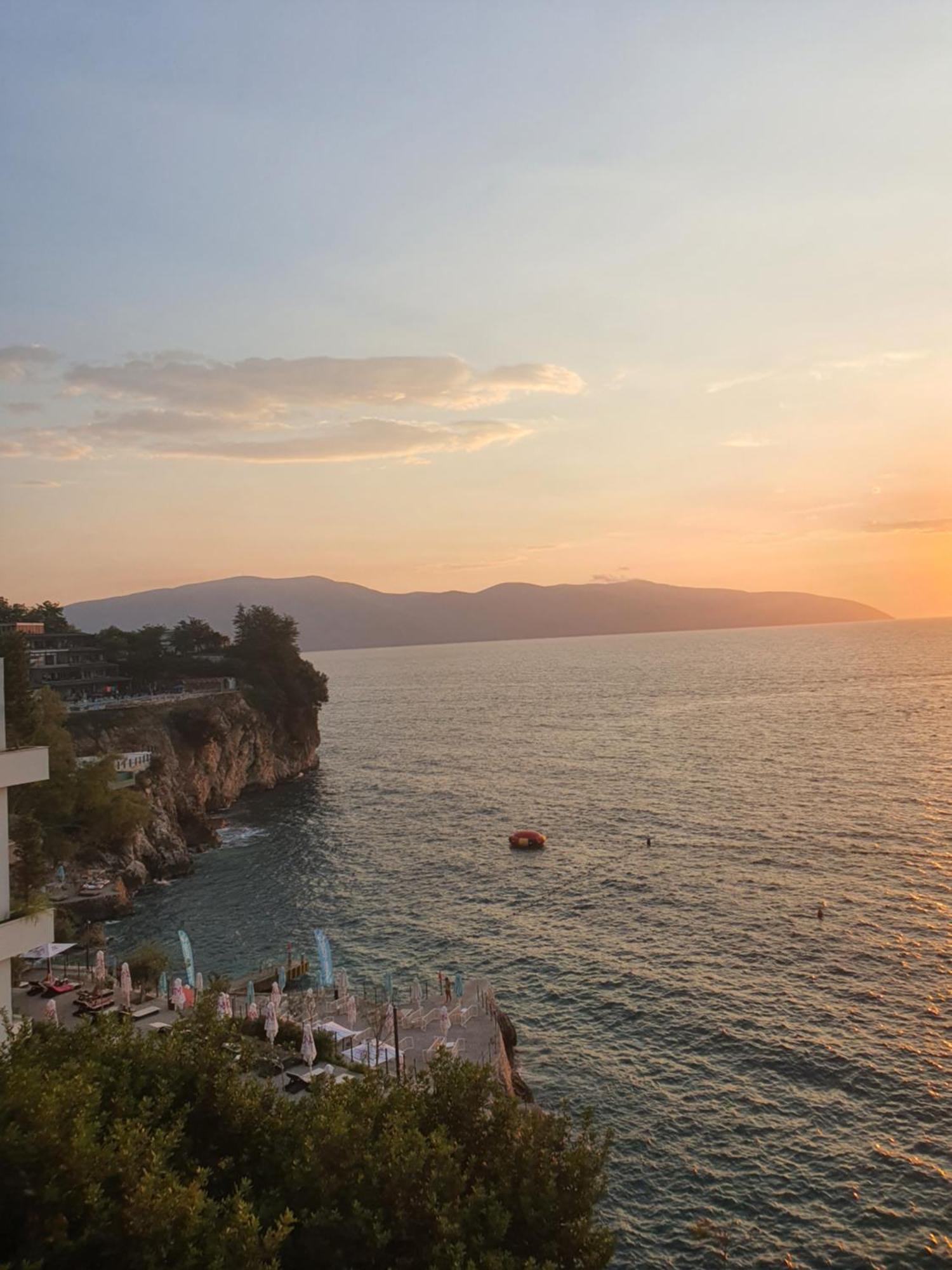Darla Sea View Apartment Vlorë Exteriör bild