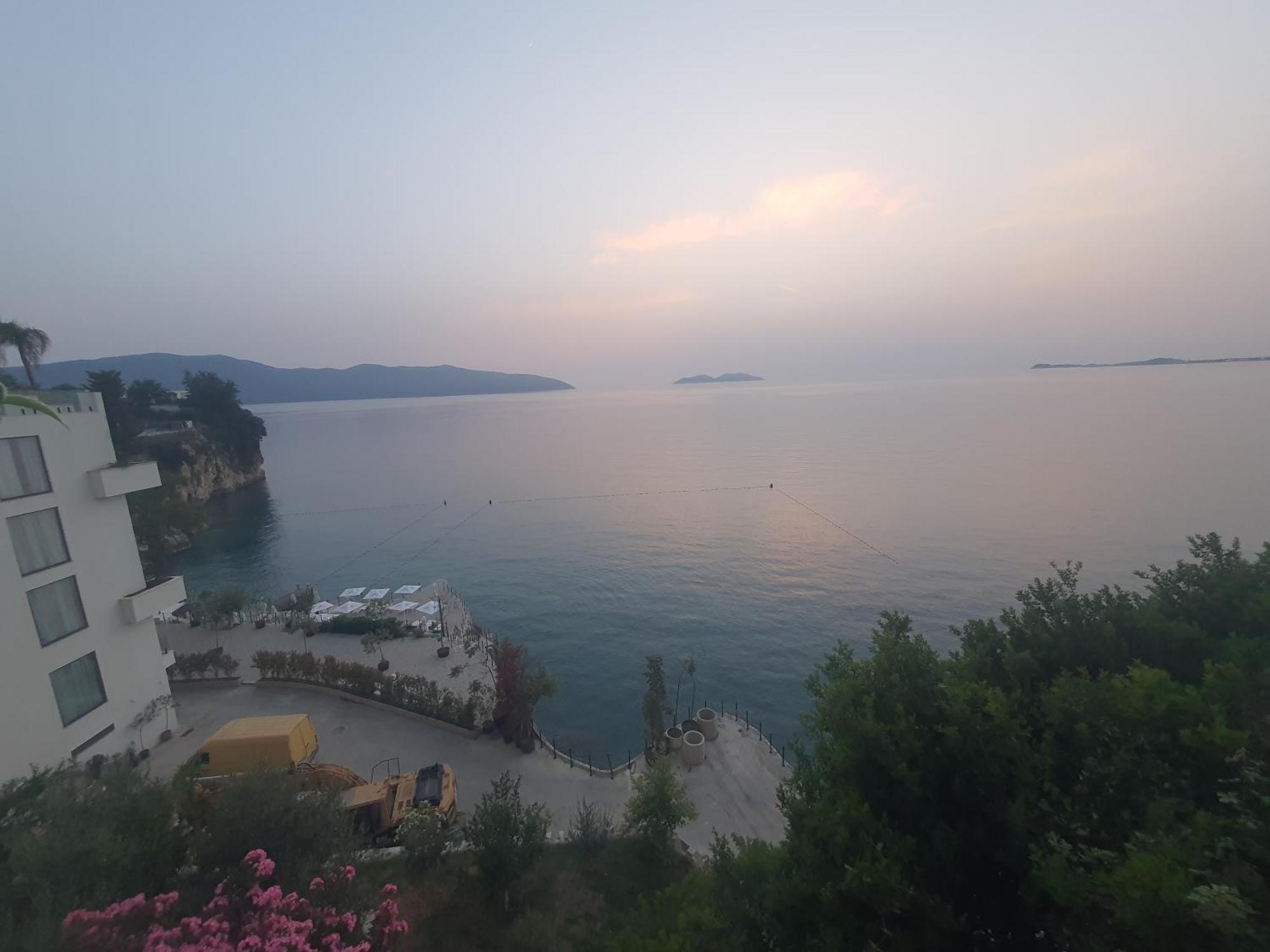 Darla Sea View Apartment Vlorë Exteriör bild
